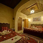 Valley Cave House 3*
