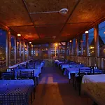 Valley Cave House 3*