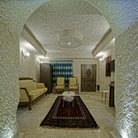 Valley Cave House 3*