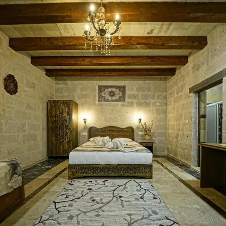 Valley Cave House Готель