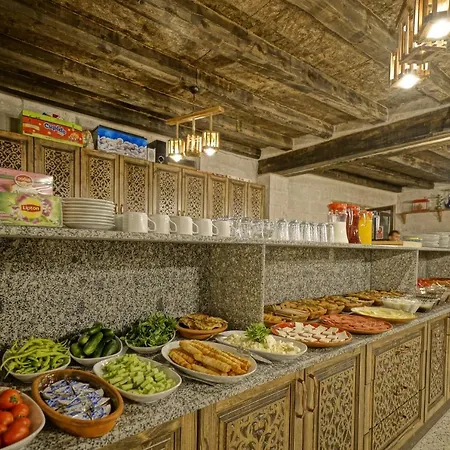 Valley Cave House Hotel 3*