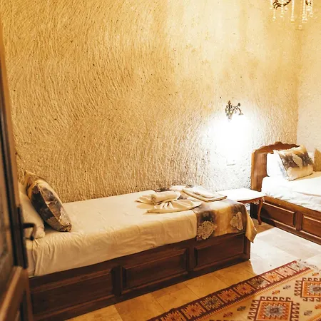 Valley Cave House Готель