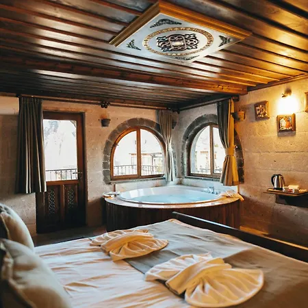 Valley Cave House Готель