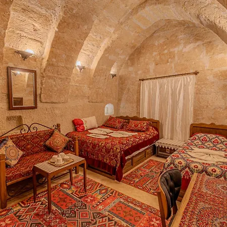 Valley Cave House 2*