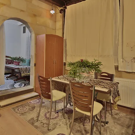 Hotel Valley Cave House 3*