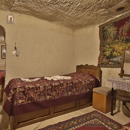 Valley Cave House 3*