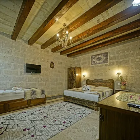 Valley Cave House Hotel 3*