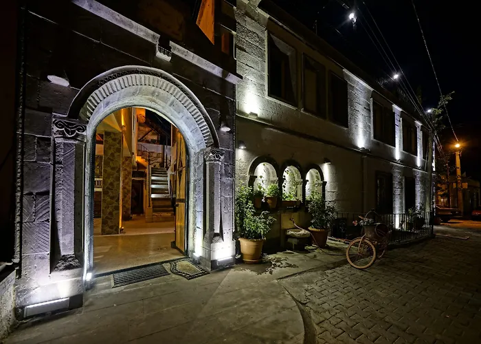 Valley Cave House Hotel 3*